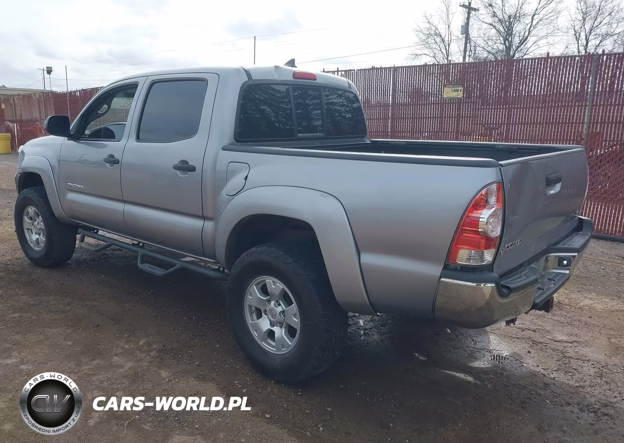 2014 Toyota Tacoma Base V6 VIN:3TMLU4EN7EM148292 - 3