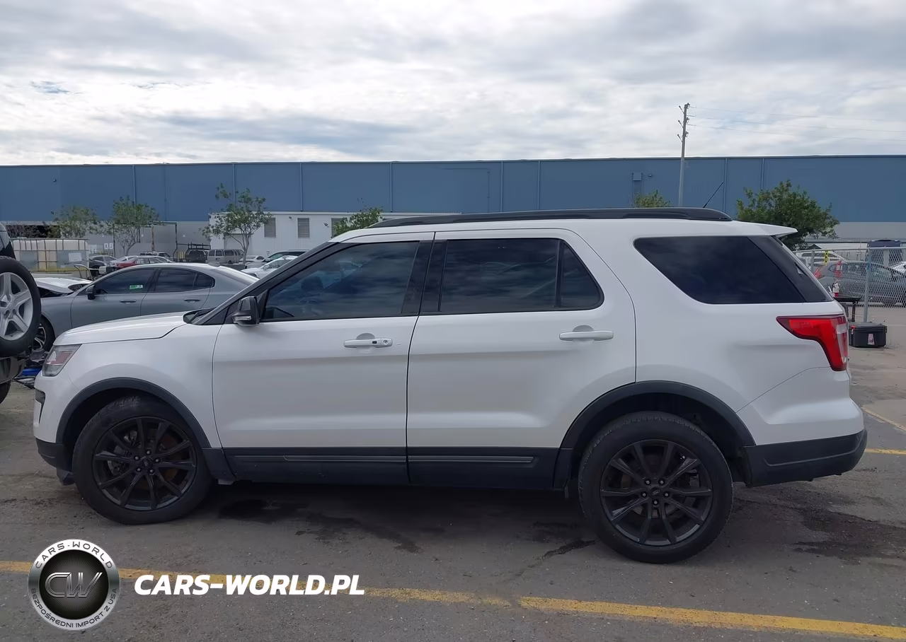 2019 Ford Explorer Xlt VIN:1FM5K8D86KGA28387 - 14