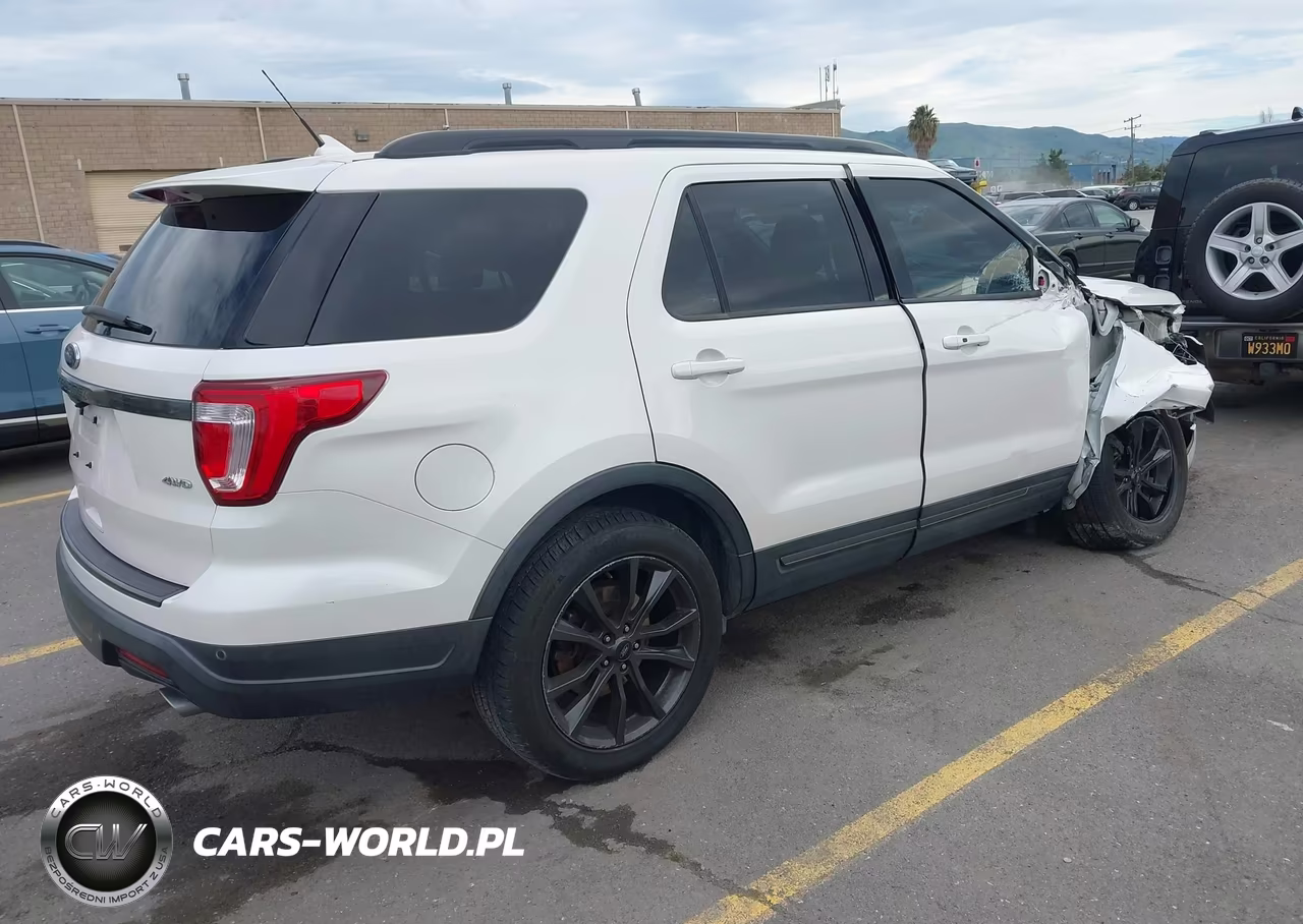 2019 Ford Explorer Xlt VIN:1FM5K8D86KGA28387 - 4