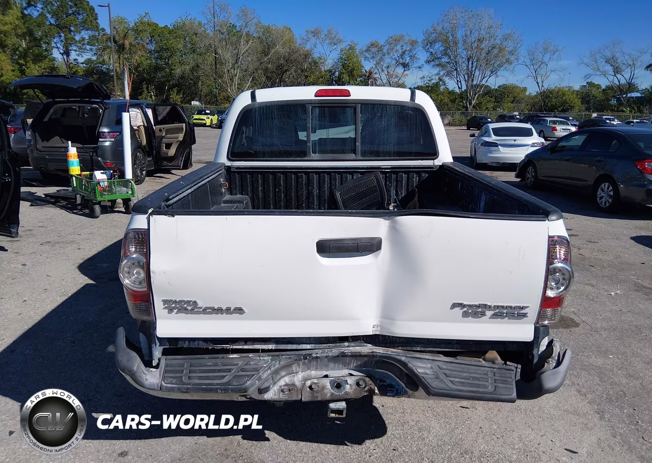 2015 Toyota Tacoma Prerunner V6 VIN:3TMJU4GN1FM180063 - 16