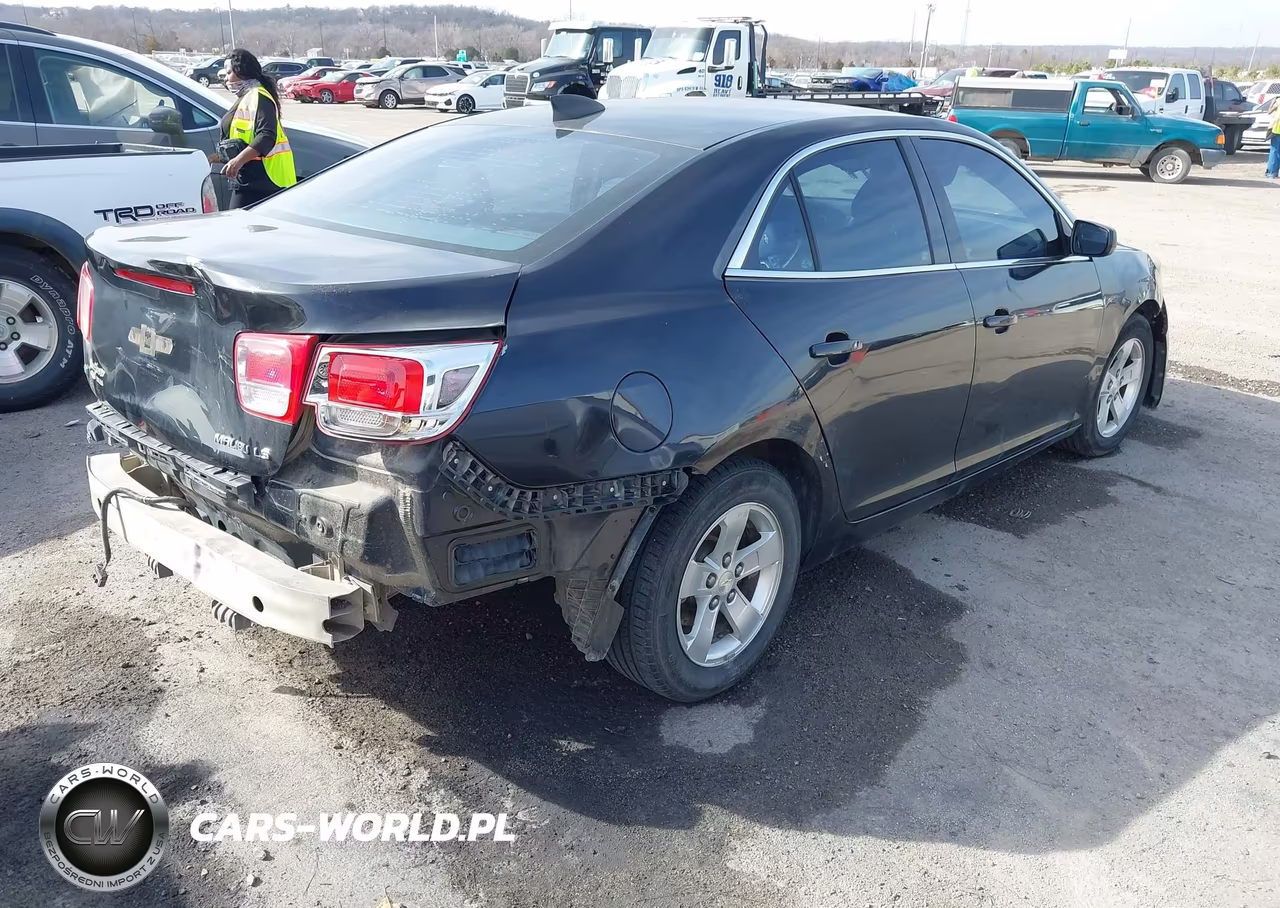2015 Chevrolet Malibu Ls VIN:1G11B5SL0FF240392 - 4