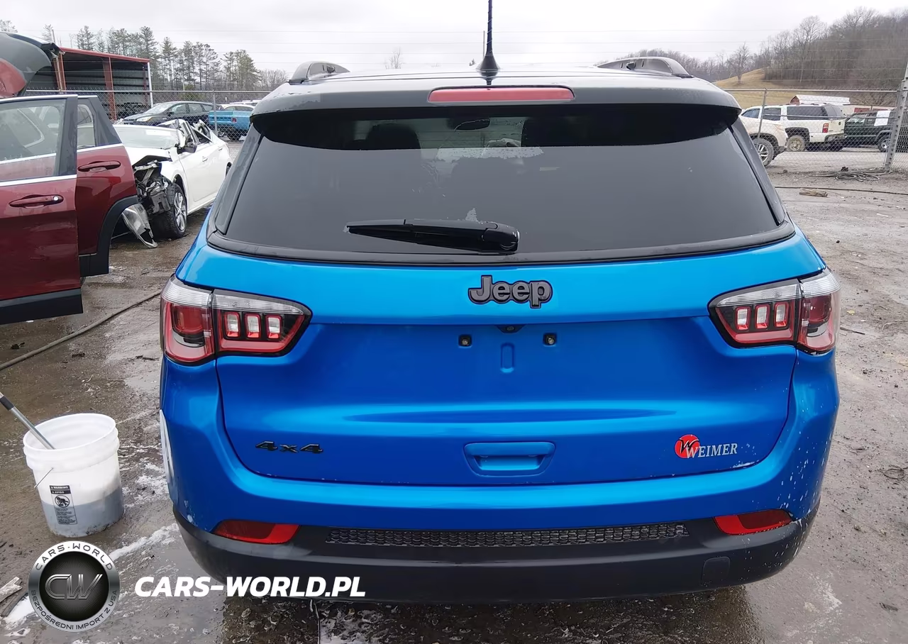 2019 Jeep Compass Altitude 4X4 VIN:3C4NJDBB6KT697575 - 16