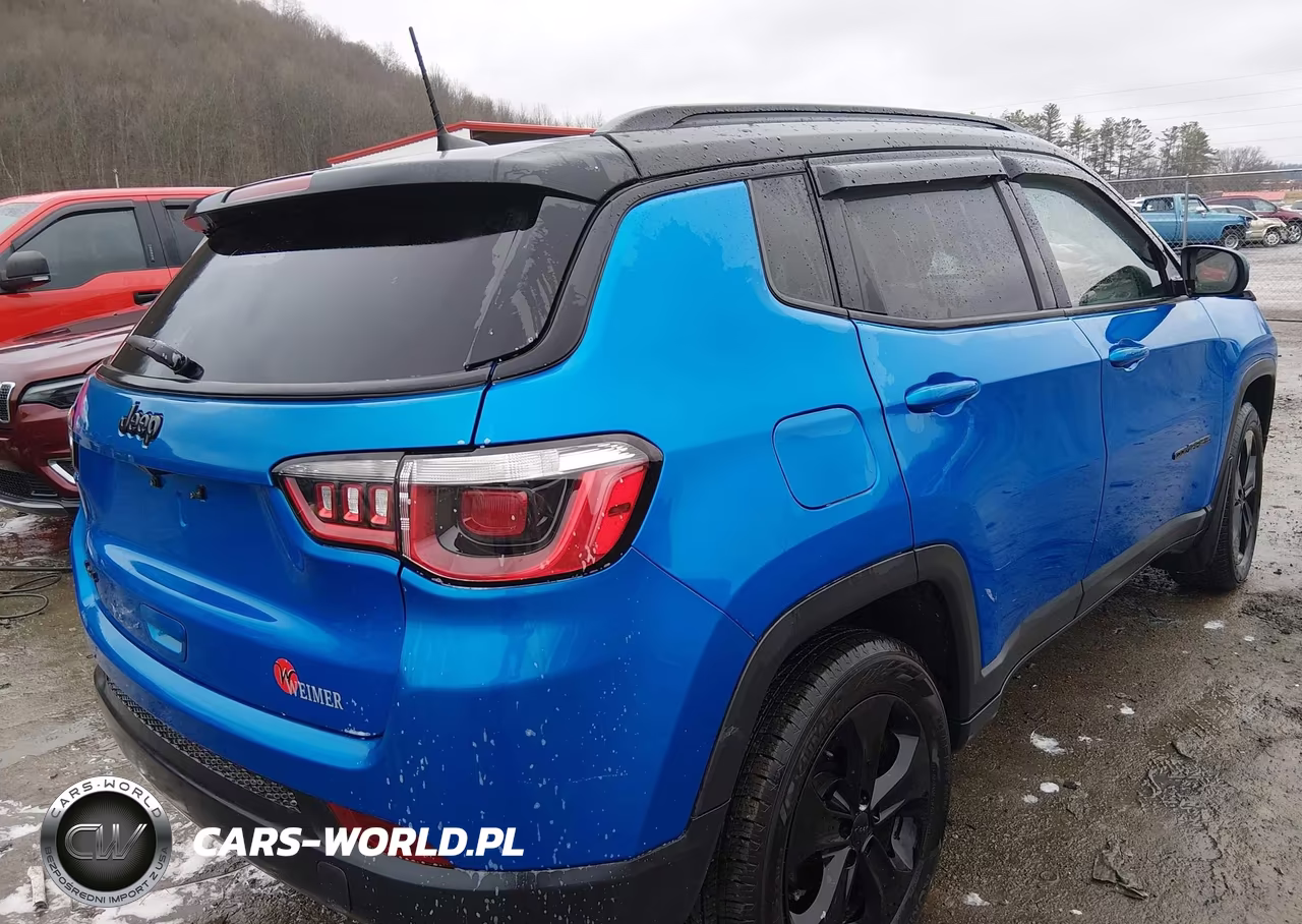 2019 Jeep Compass Altitude 4X4 VIN:3C4NJDBB6KT697575 - 4