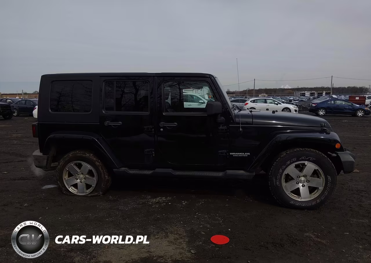 2008 Jeep Wrangler Unlimited Sahara VIN:1J8GA59148L627095 - 13