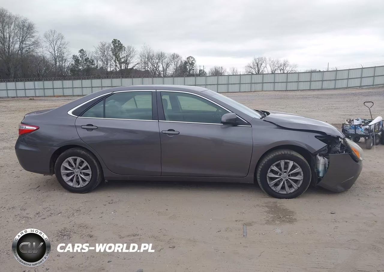 2016 Toyota Camry Le VIN:4T1BF1FK9GU516166 - 13