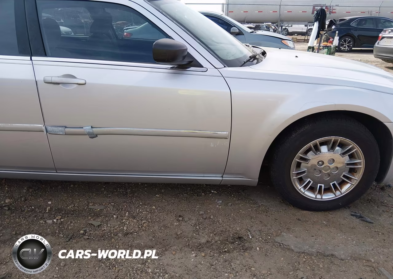 2007 Chrysler 300 VIN:2C3KA43R87H774000 - 6