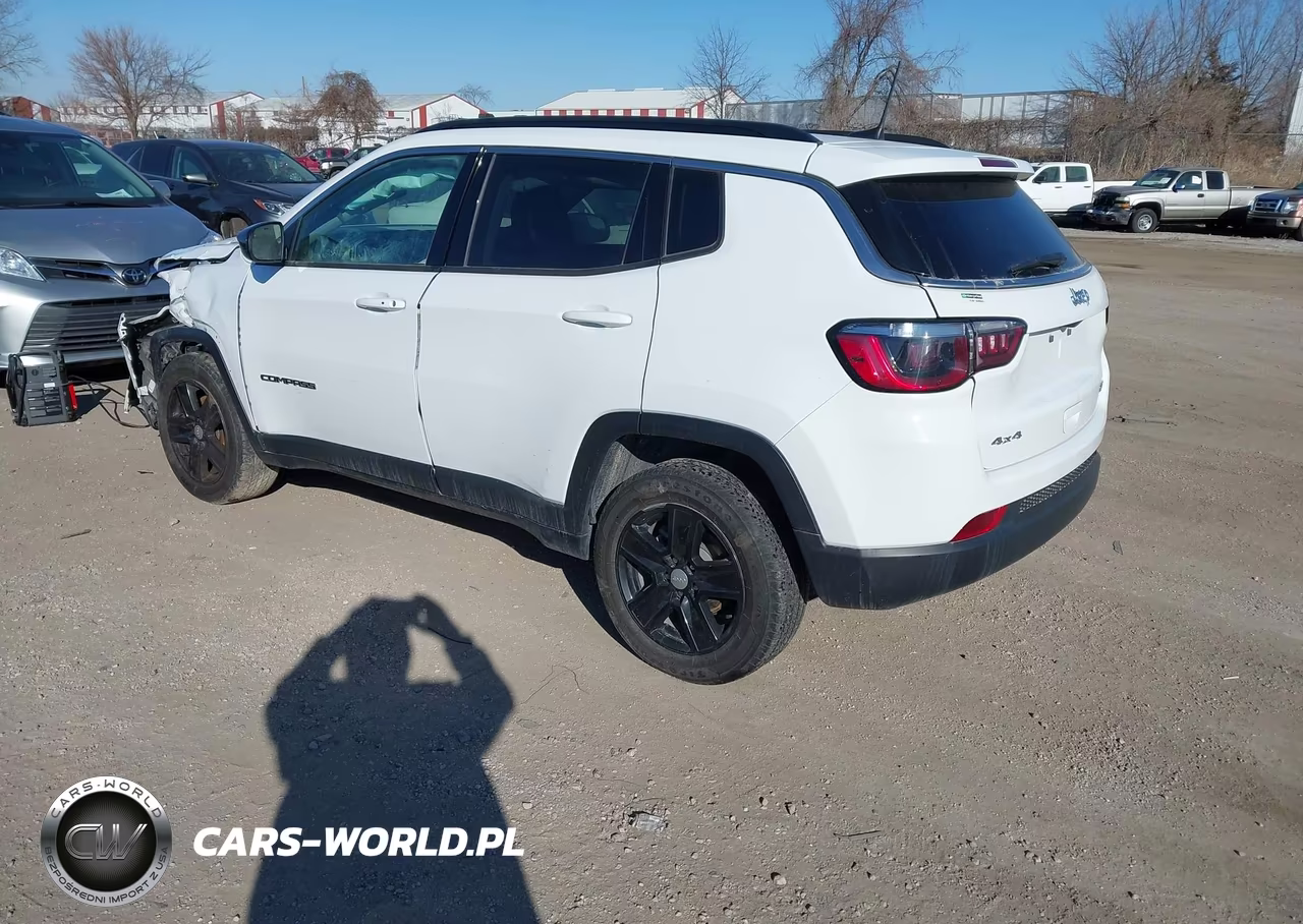 2022 Jeep Compass Latitude 4X4 VIN:3C4NJDBB8NT219582 - 3