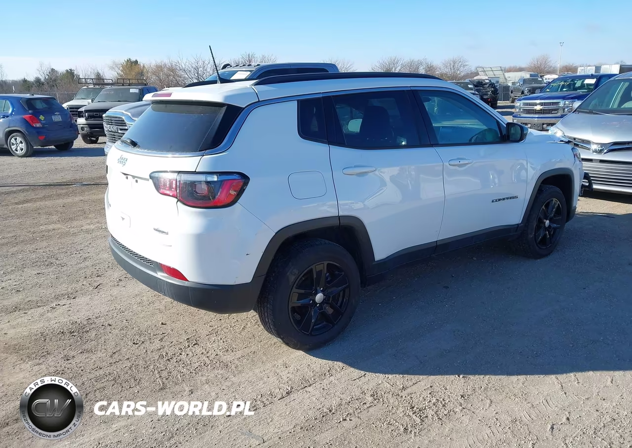 2022 Jeep Compass Latitude 4X4 VIN:3C4NJDBB8NT219582 - 4