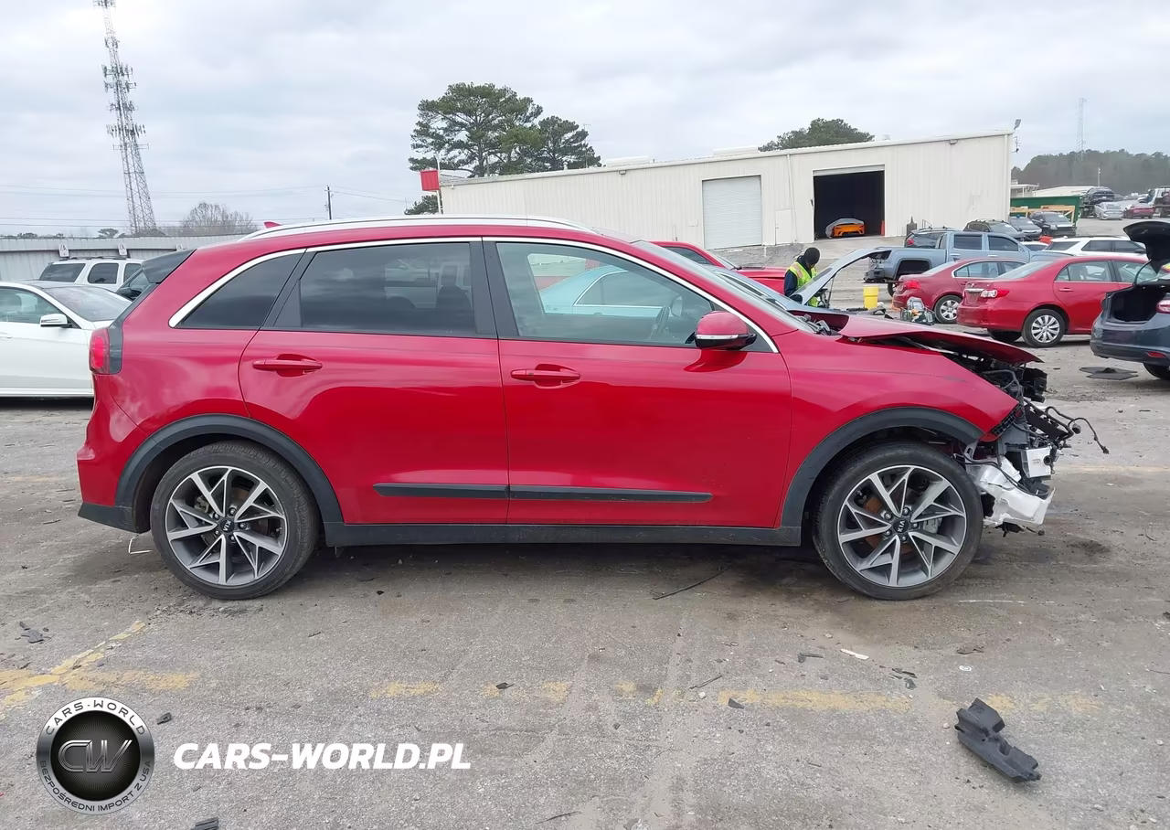 2020 Kia Niro Touring VIN:KNDCC3LC2L5424069 - 13