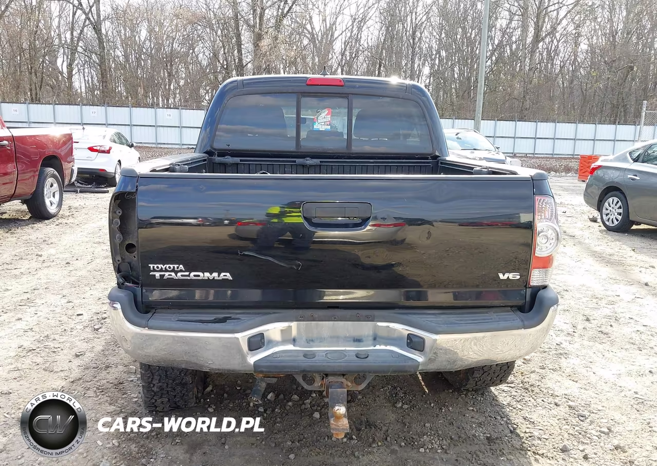 2015 Toyota Tacoma Base V6 VIN:5TFLU4EN2FX133856 - 17