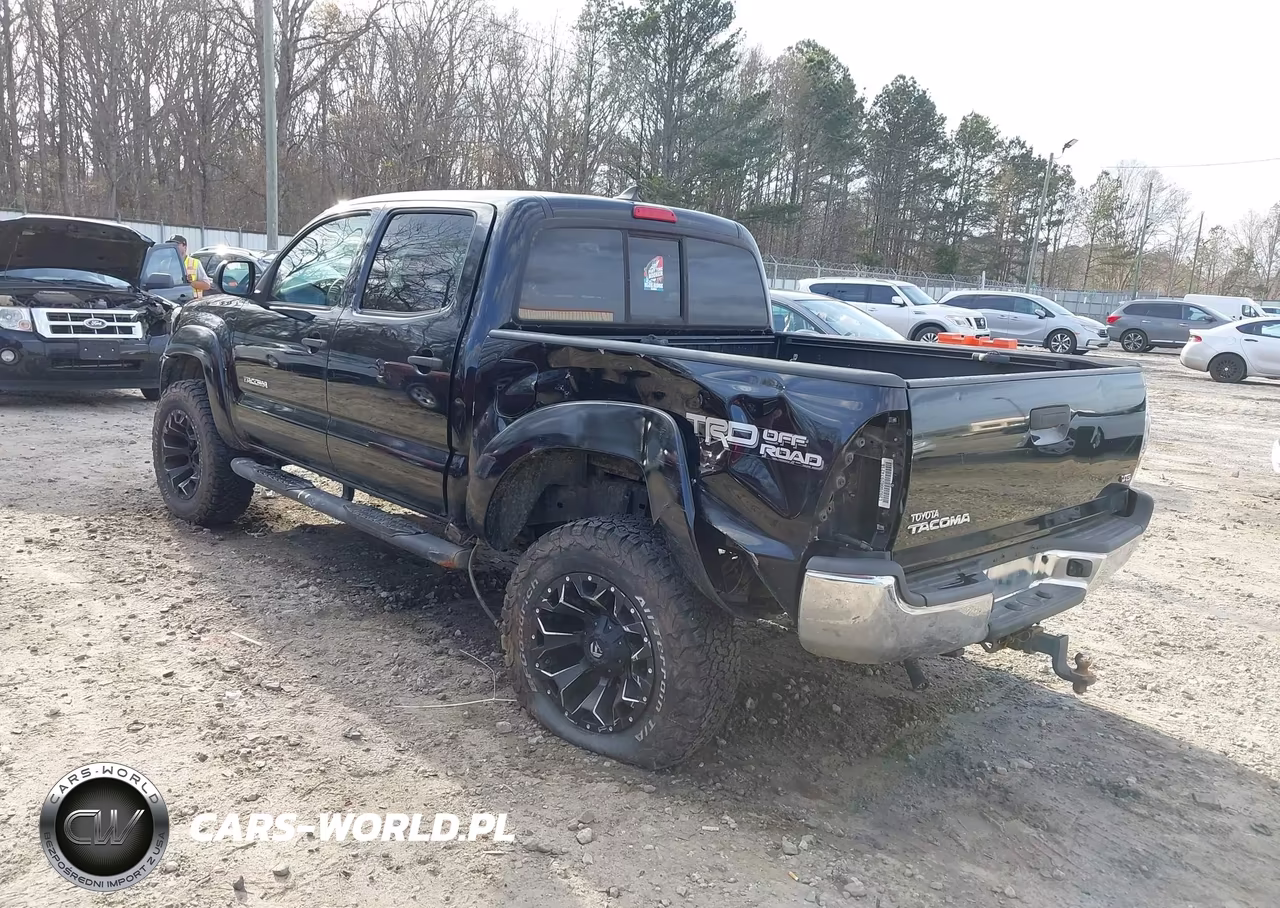 2015 Toyota Tacoma Base V6 VIN:5TFLU4EN2FX133856 - 3