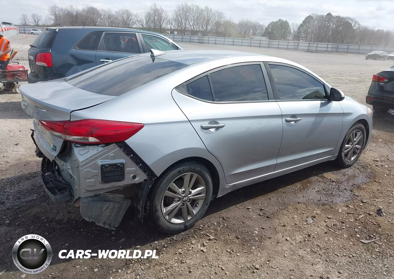 2017 Hyundai Elantra Se VIN:5NPD84LF1HH078108 - 4