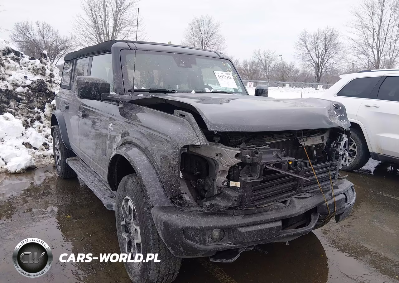 2024 Ford Bronco Outer Banks – zdjęcie 1 z 16