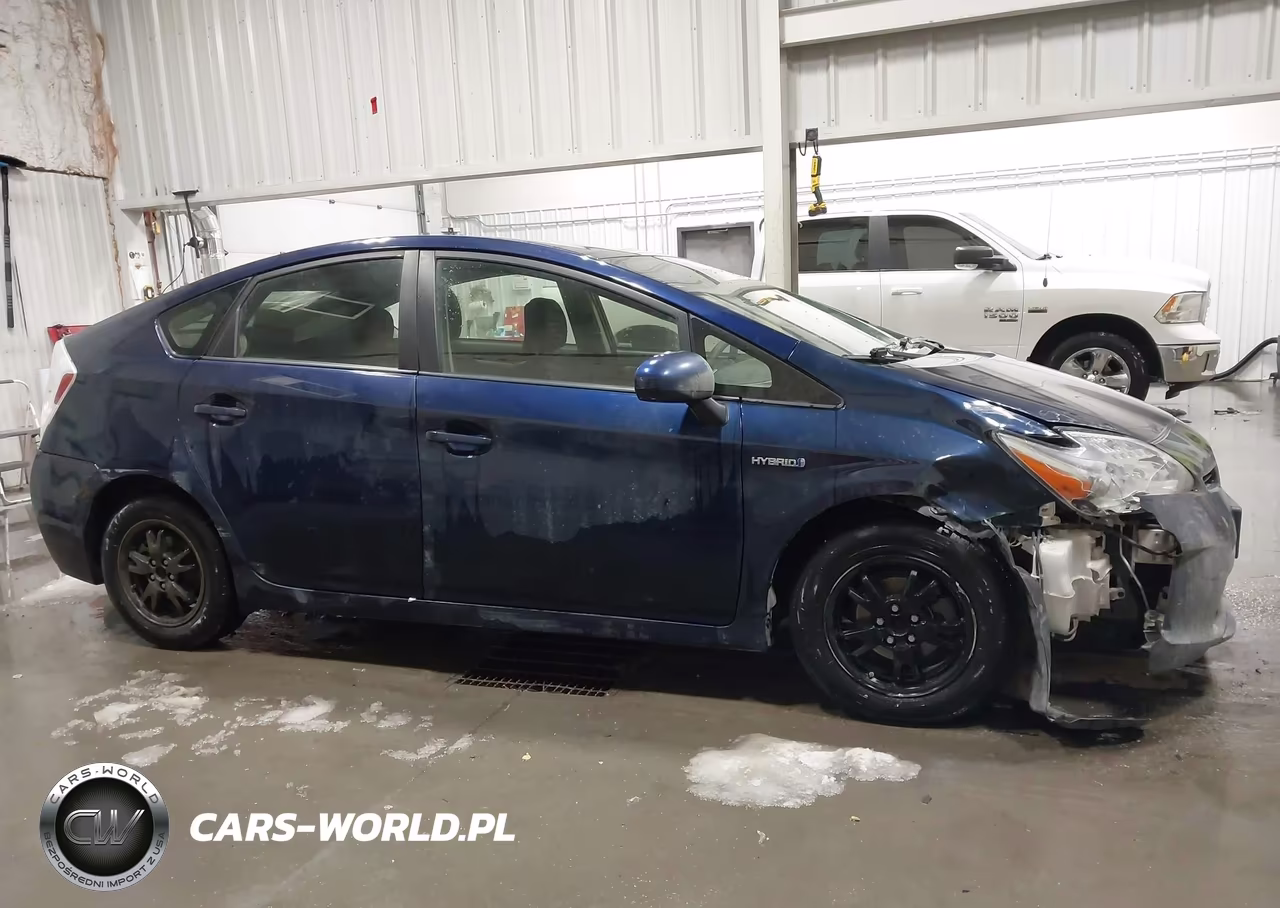 2013 Toyota Prius Three VIN:JTDKN3DU1D0354124 - 13