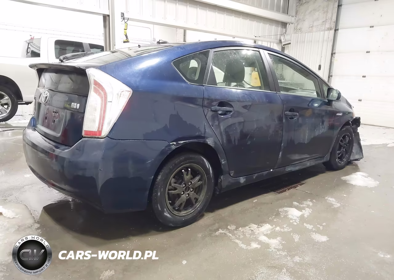 2013 Toyota Prius Three VIN:JTDKN3DU1D0354124 - 4
