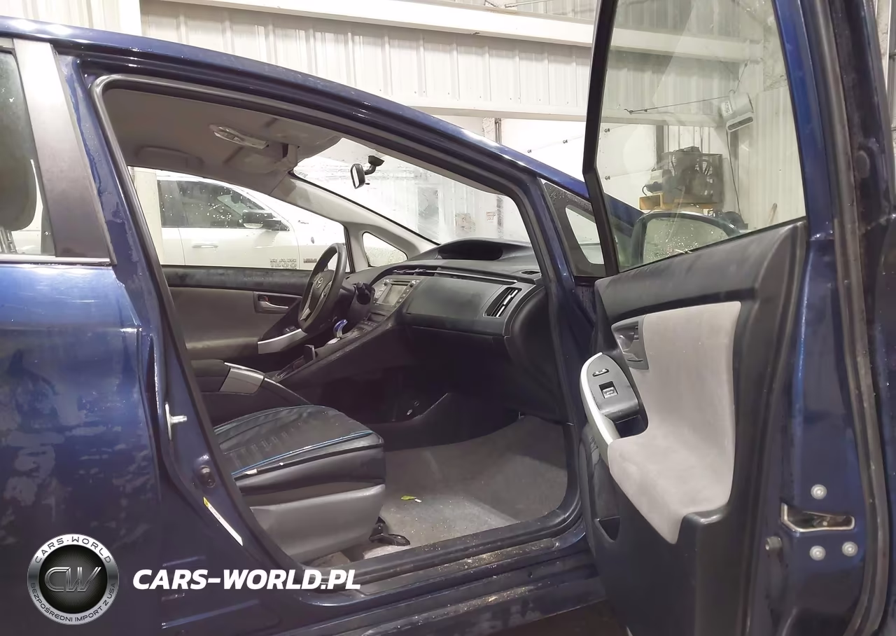 2013 Toyota Prius Three VIN:JTDKN3DU1D0354124 - 5