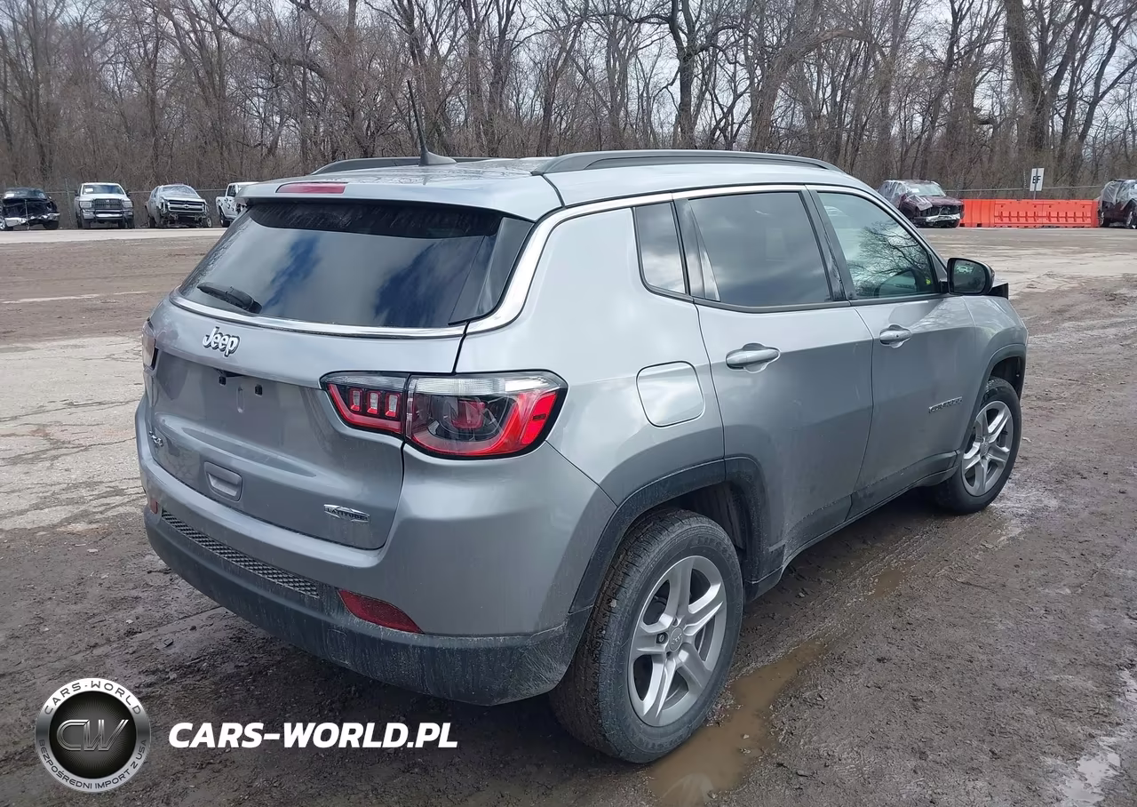 2024 Jeep Compass Latitude 4X4 VIN:3C4NJDBN3RT596689 - 4