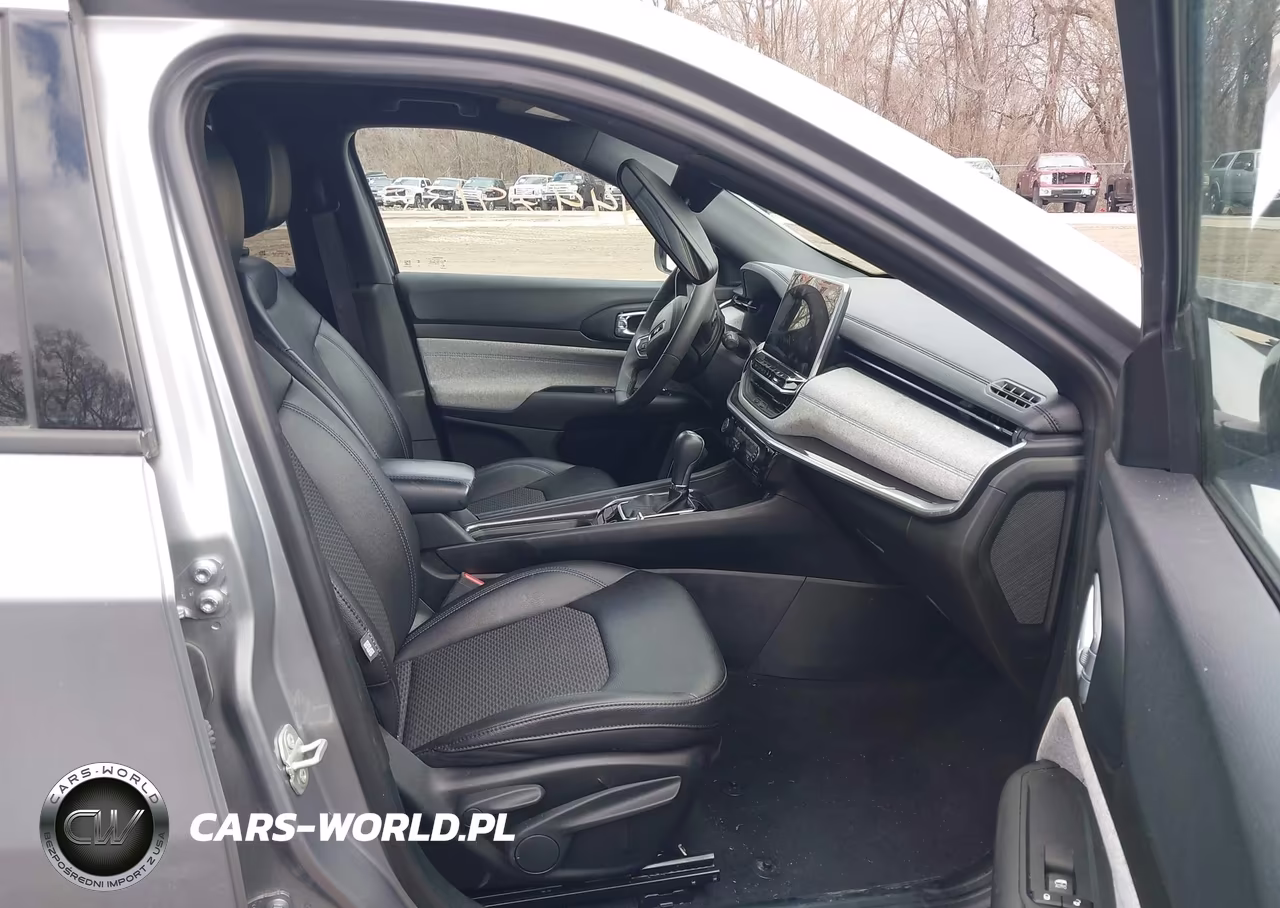 2024 Jeep Compass Latitude 4X4 VIN:3C4NJDBN3RT596689 - 5
