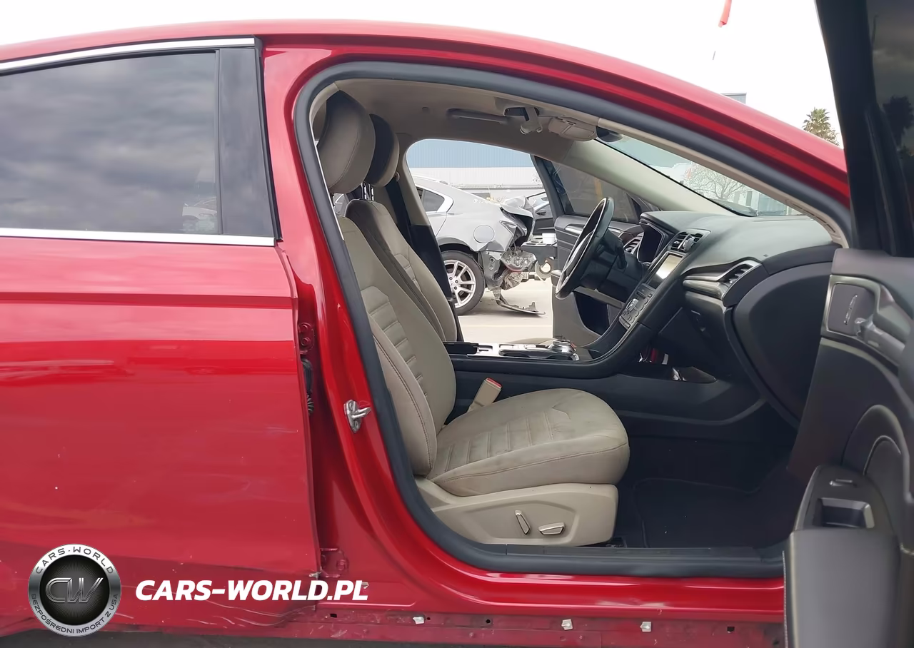 2020 Ford Fusion Plug-In Hybrid Titanium VIN:3FA6P0SU4LR114177 - 5
