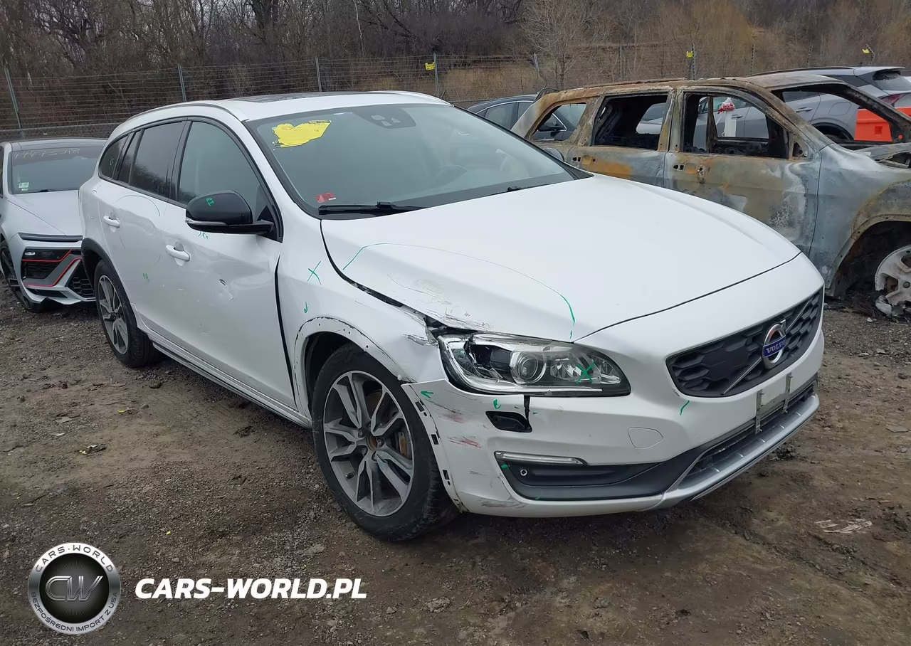 2015 Volvo V60 Cross Country T5 Platinum
