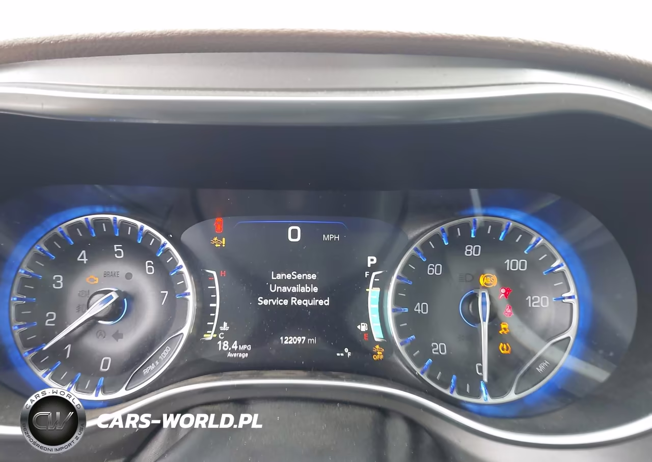 2018 Chrysler Pacifica Limited VIN:2C4RC1GG4JR289088 - 7