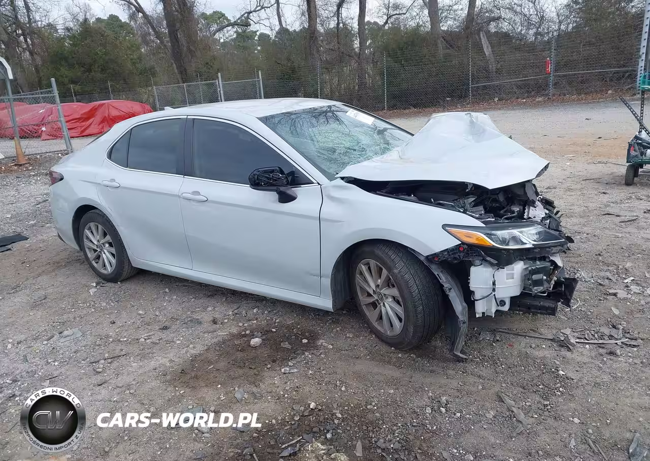 2024 Toyota Camry Le