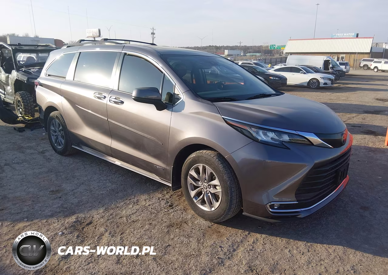 2021 Toyota Sienna Xle