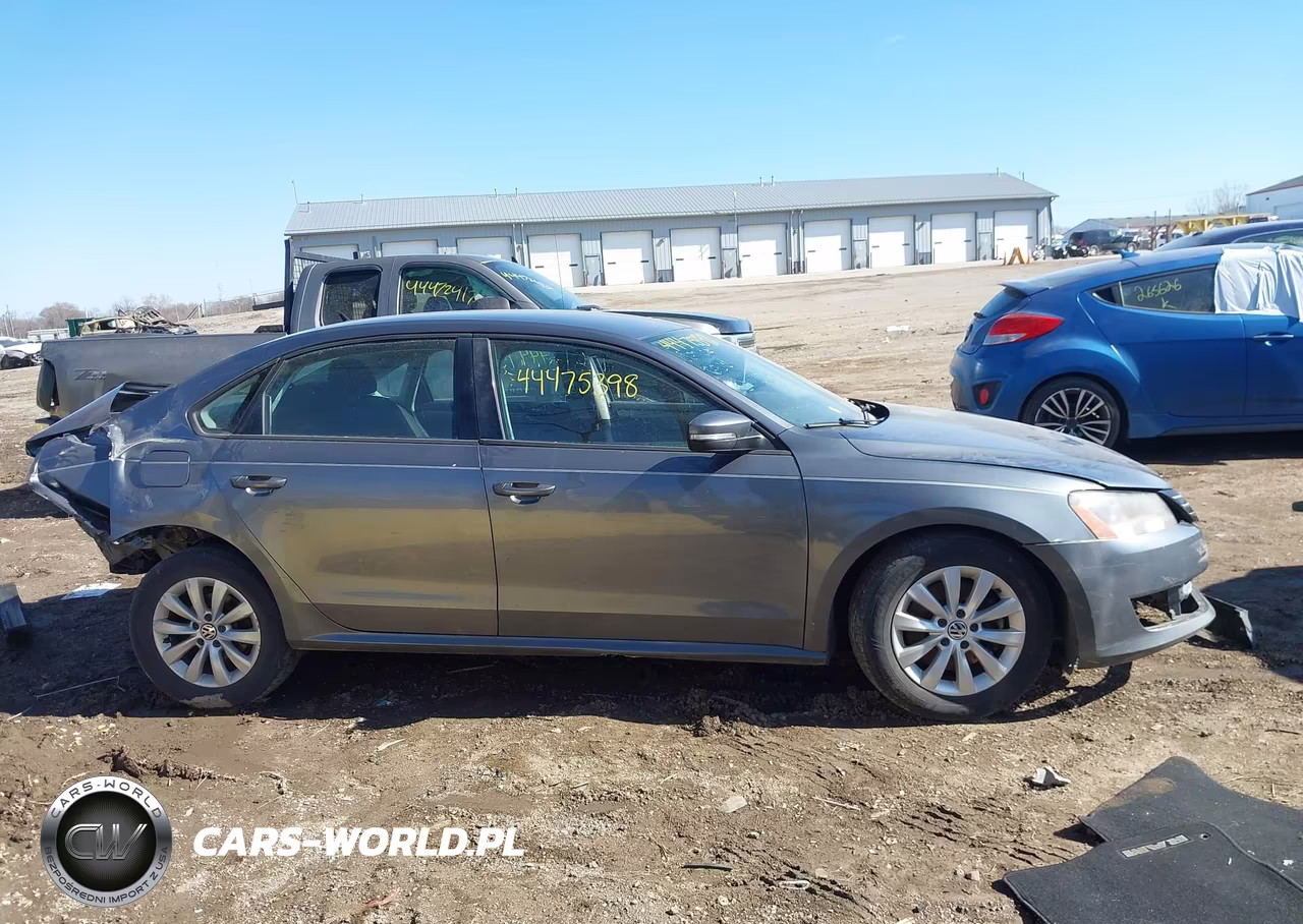 2013 Volkswagen Passat S VIN:1VWAH7A38DC028127 - 12