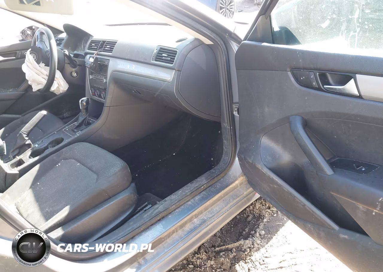 2013 Volkswagen Passat S VIN:1VWAH7A38DC028127 - 5