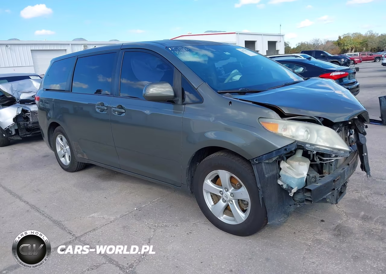 2011 Toyota Sienna Base V6 – zdjęcie 1 z 17