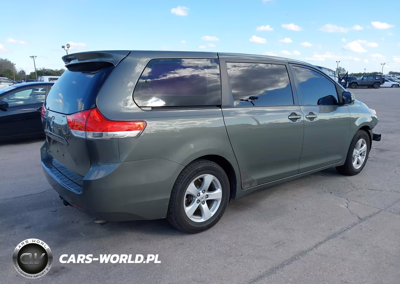 2011 Toyota Sienna Base V6 VIN:5TDZK3DC3BS148330 - 4