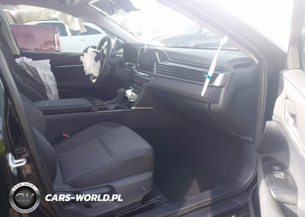 2025 Toyota Camry Le VIN:4T1DAACK7SU534119 - 5