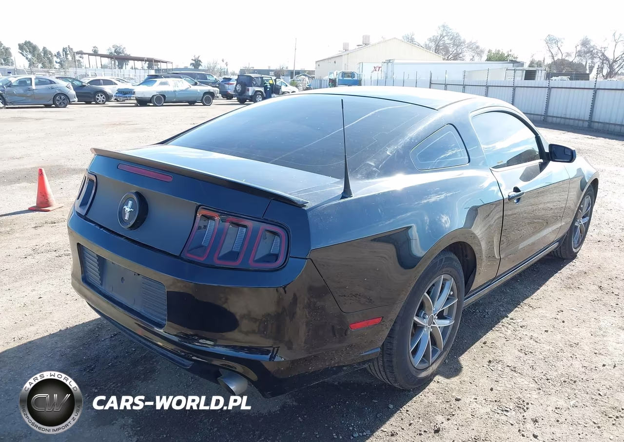 2013 Ford Mustang V6 VIN:1ZVBP8AM4D5275607 - 4
