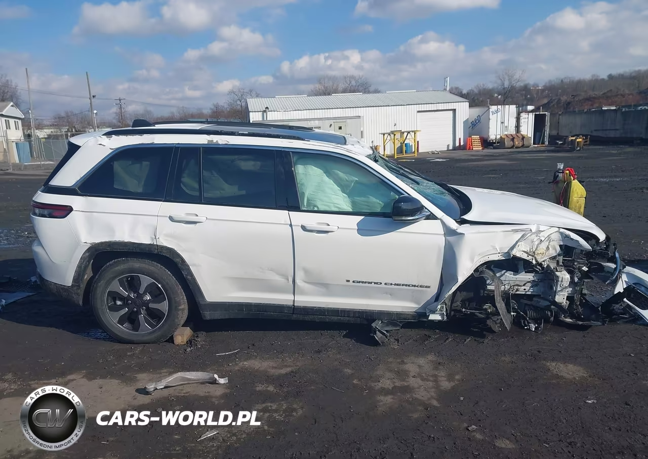 2024 Jeep Grand Cherokee 4Xe VIN:1C4RJYB65RC108145 - 12