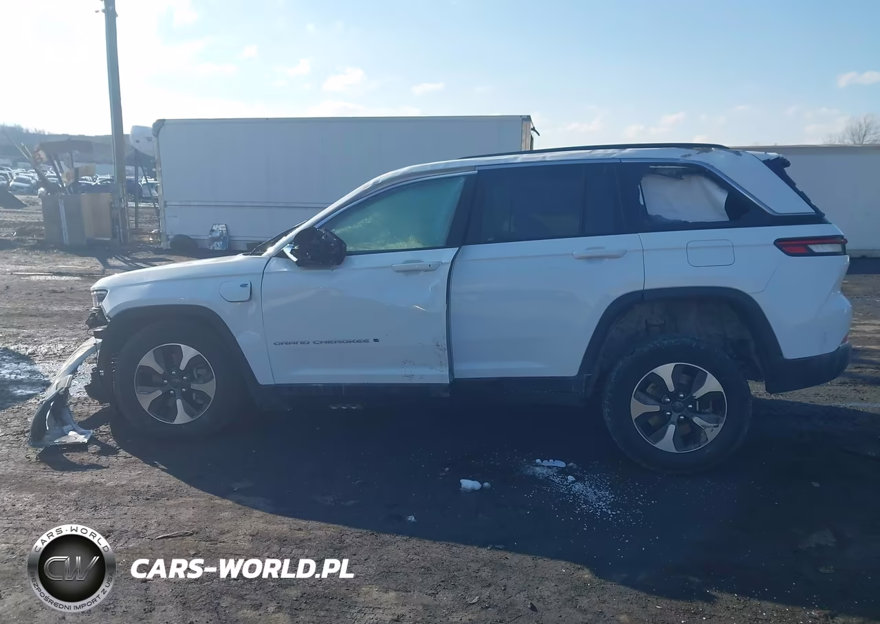 2024 Jeep Grand Cherokee 4Xe VIN:1C4RJYB65RC108145 - 13