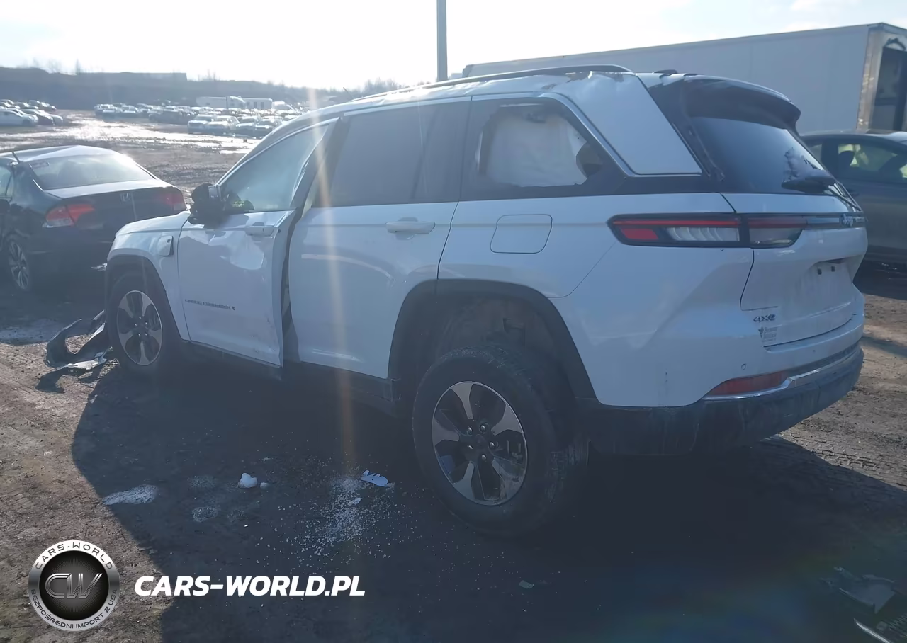 2024 Jeep Grand Cherokee 4Xe VIN:1C4RJYB65RC108145 - 3