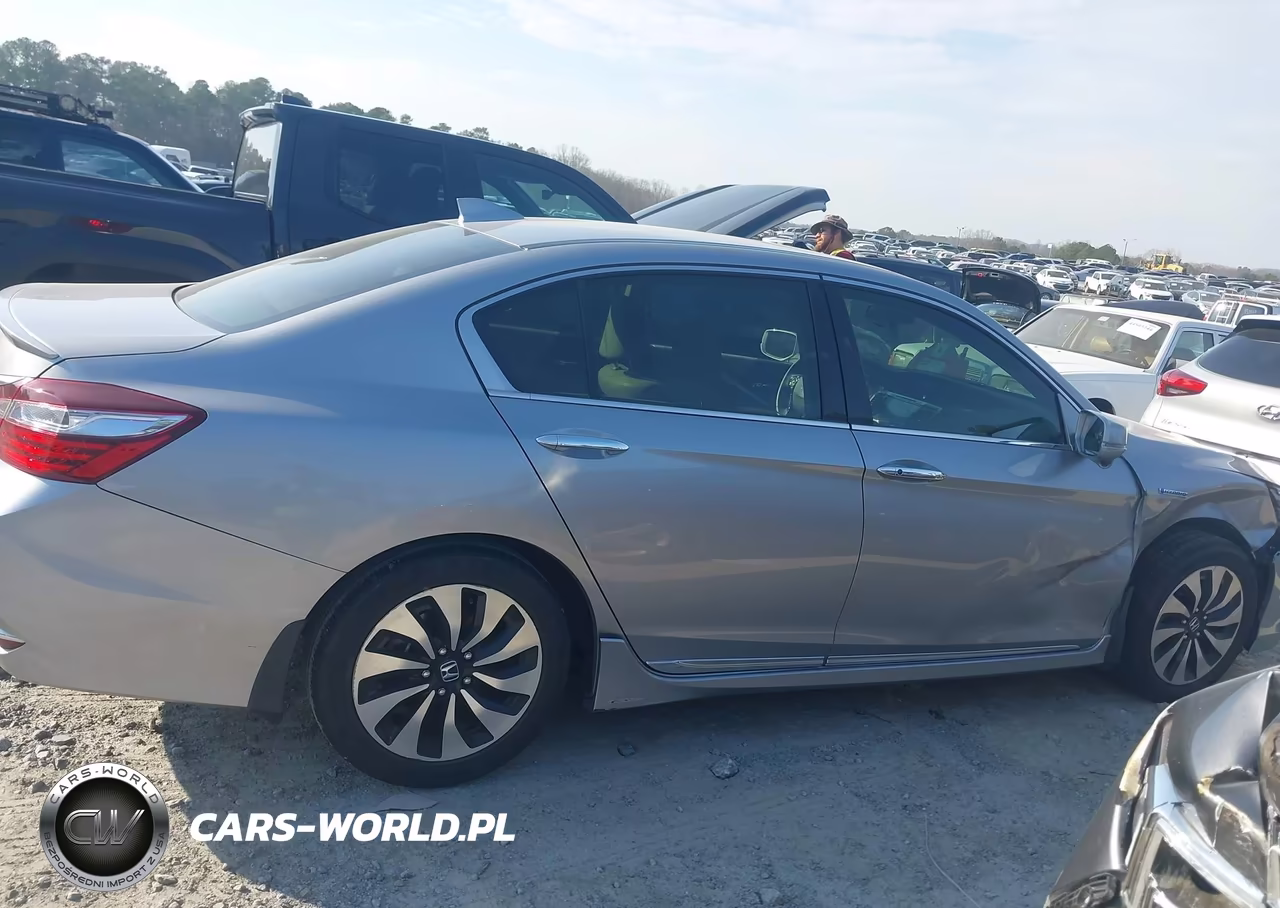 2017 Honda Accord Hybrid Touring VIN:JHMCR6F71HC013827 - 13