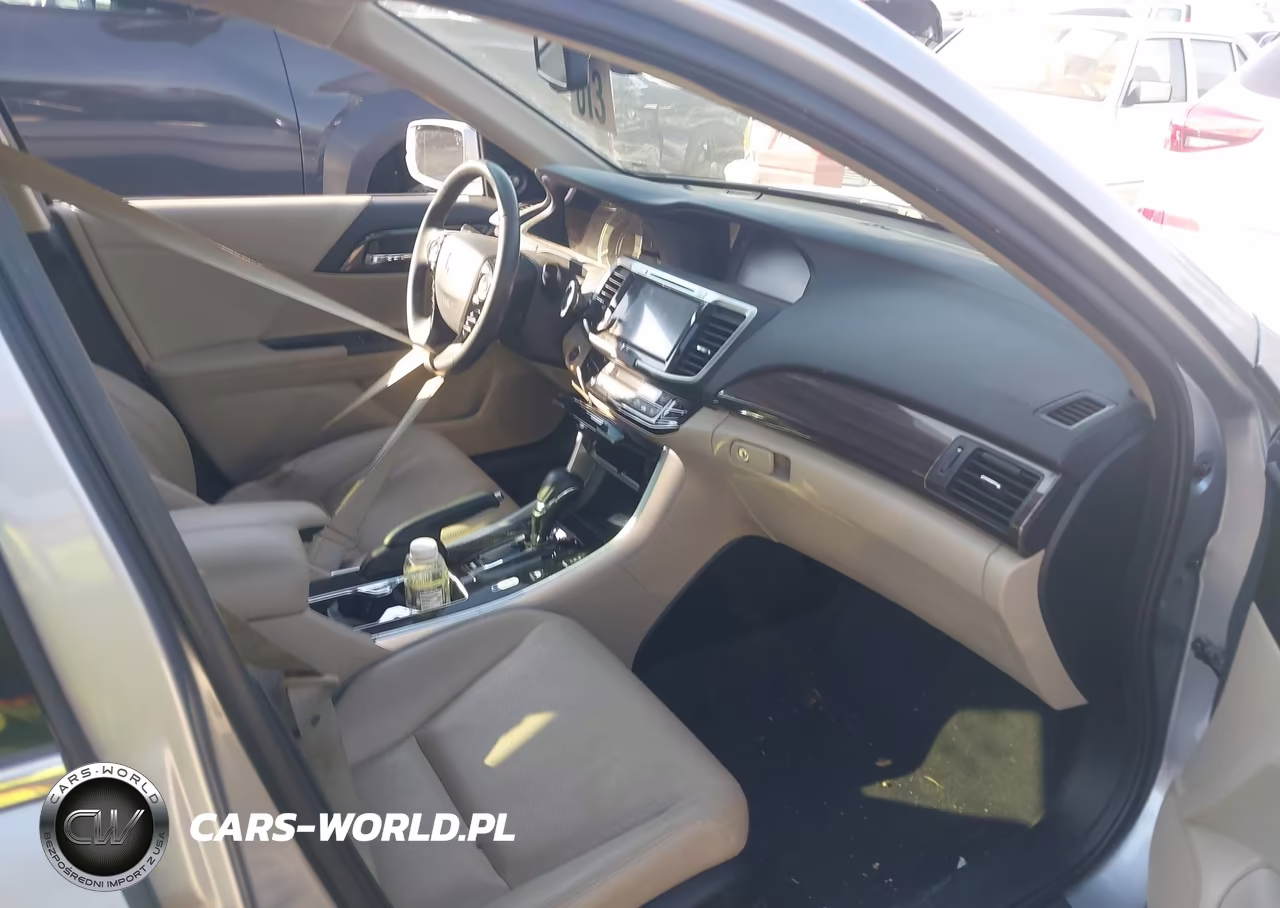 2017 Honda Accord Hybrid Touring VIN:JHMCR6F71HC013827 - 5