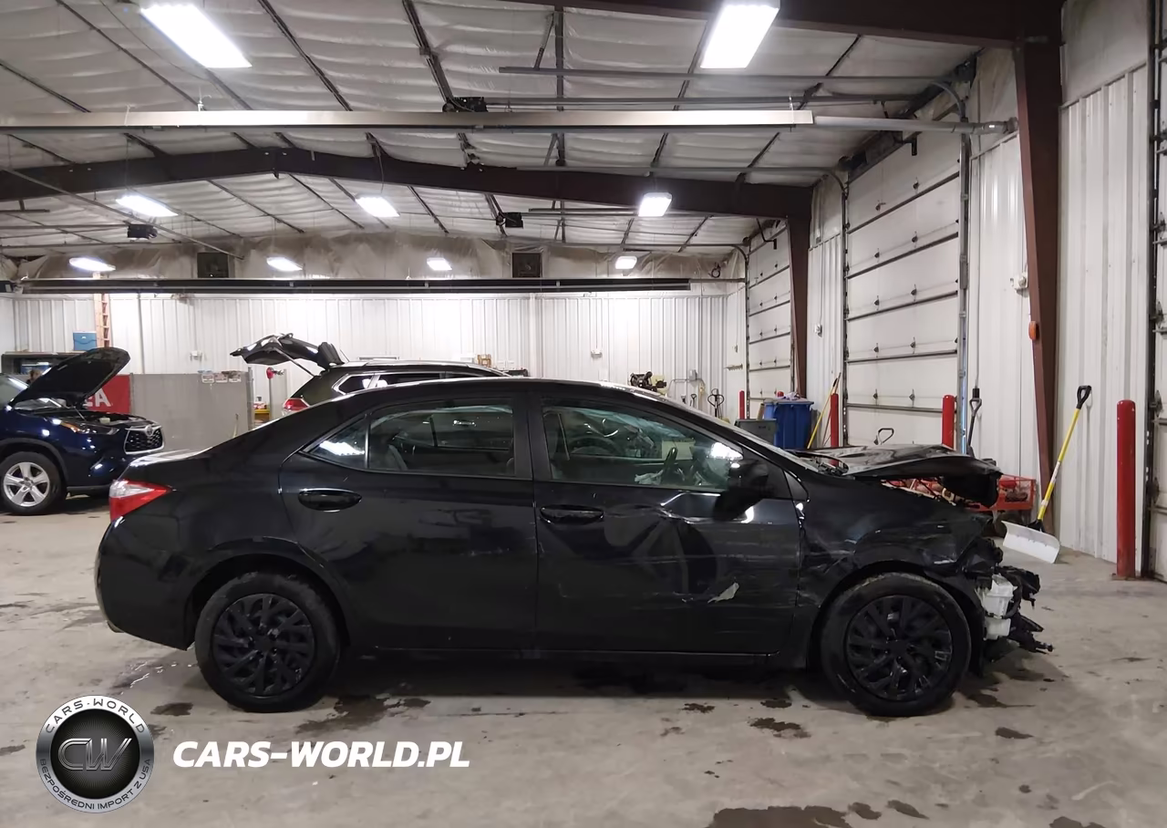 2015 Toyota Corolla Le VIN:5YFBURHE5FP205717 - 14