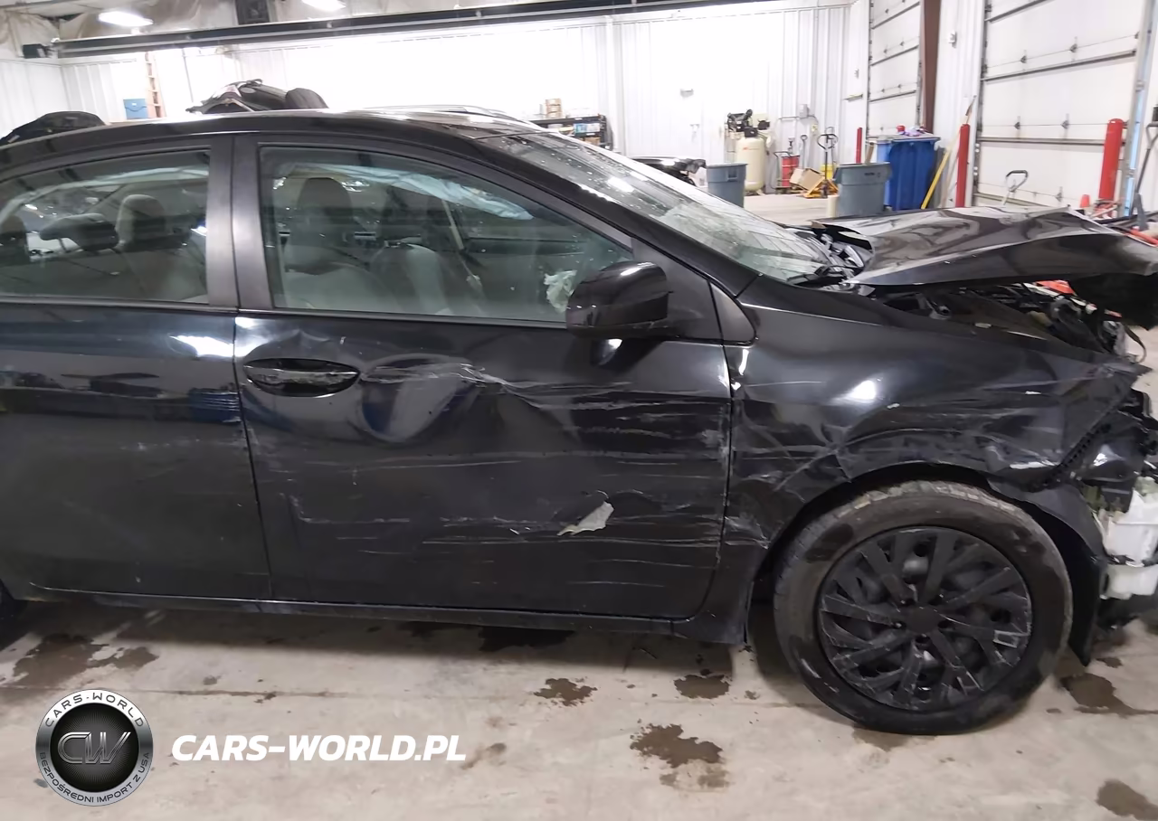 2015 Toyota Corolla Le VIN:5YFBURHE5FP205717 - 18