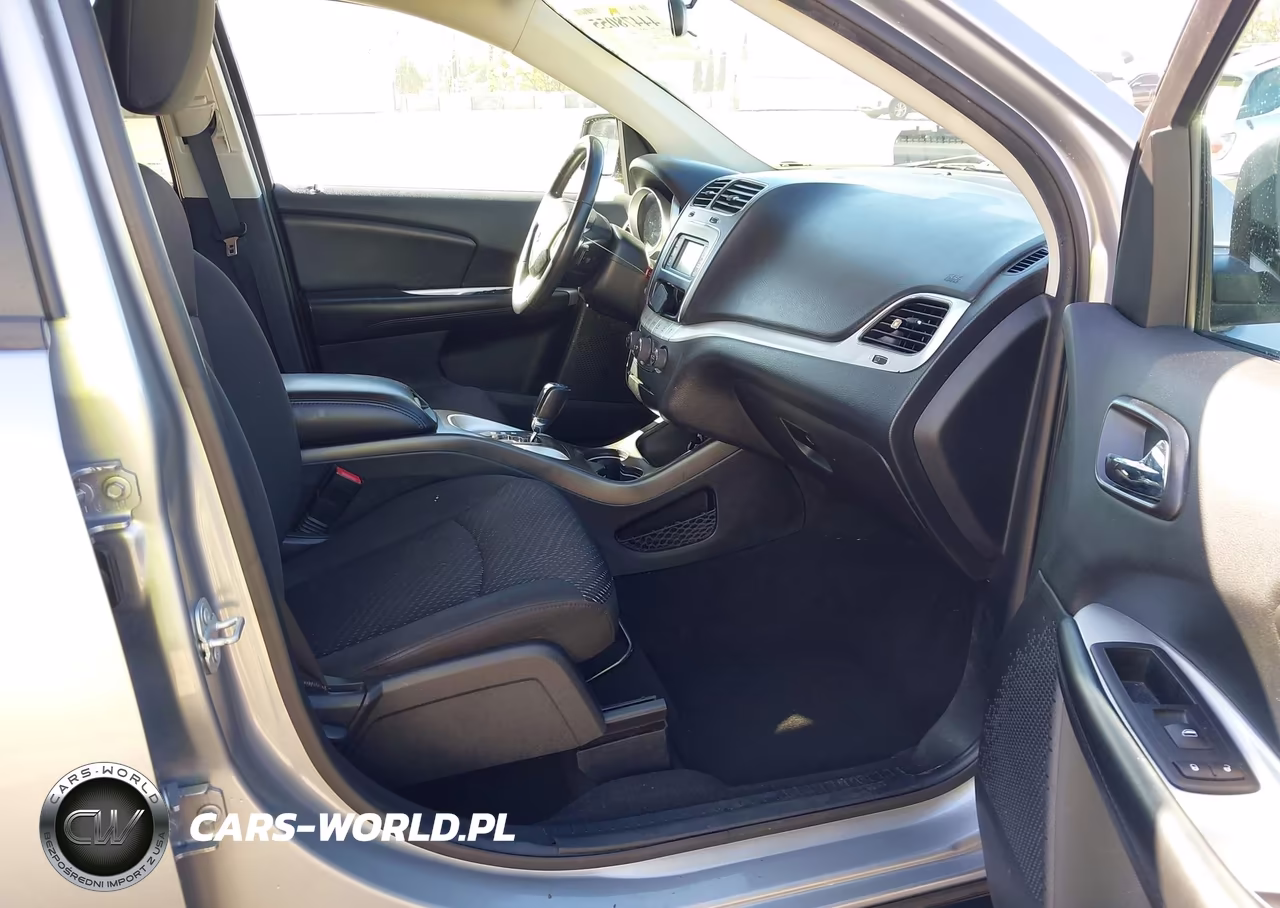 2018 Dodge Journey Se VIN:3C4PDCAB2JT375574 - 5