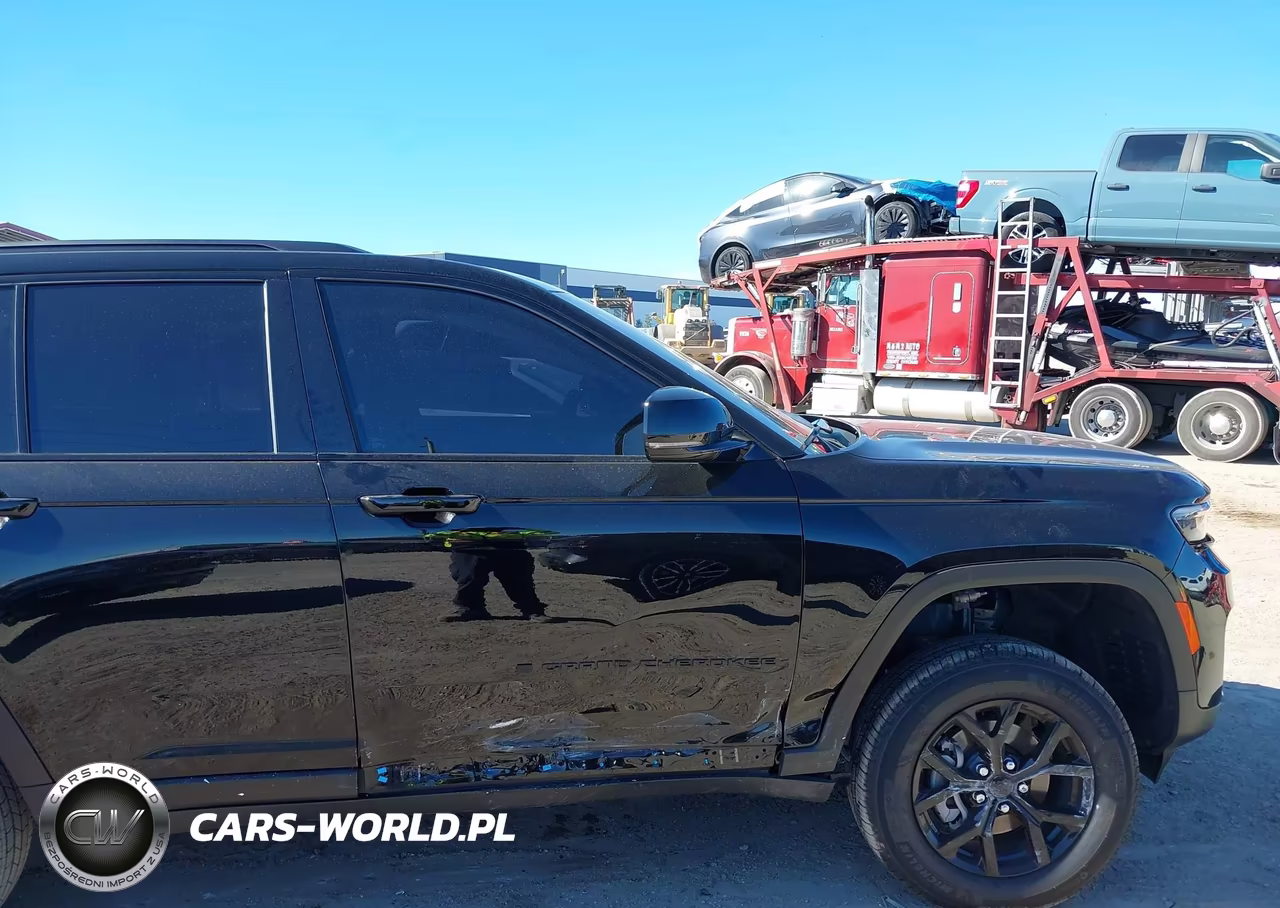 2025 Jeep Grand Cherokee Altitude 4X2 VIN:1C4RJGAG9SC338748 - 6
