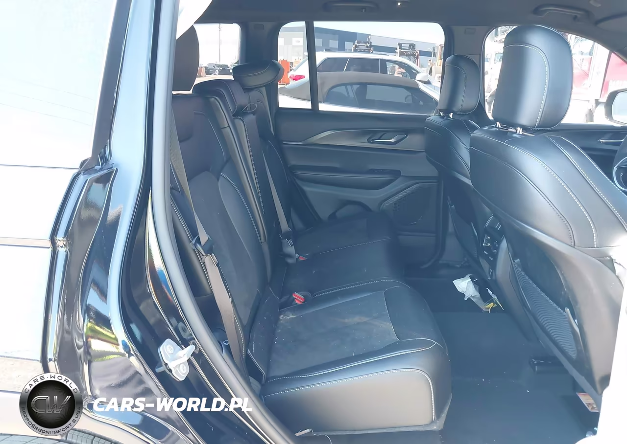2025 Jeep Grand Cherokee Altitude 4X2 VIN:1C4RJGAG9SC338748 - 8