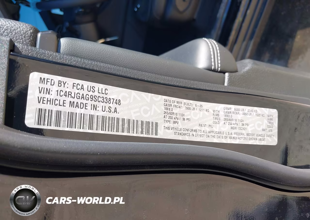 2025 Jeep Grand Cherokee Altitude 4X2 VIN:1C4RJGAG9SC338748 - 9
