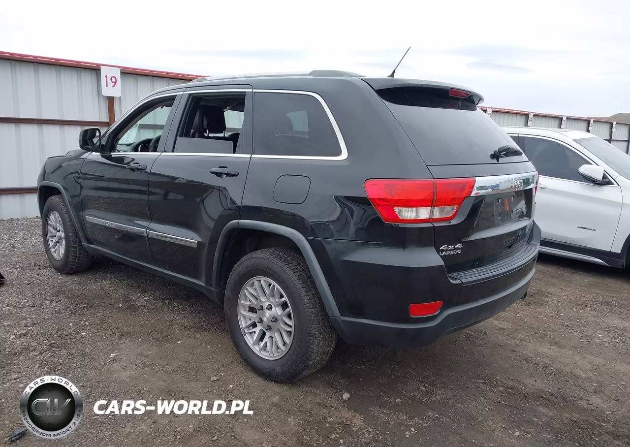 2011 Jeep Grand Cherokee Laredo VIN:1J4RR4GG4BC585748 - 3