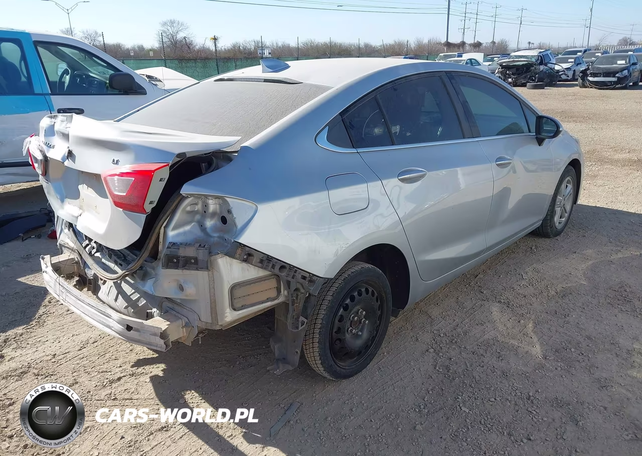 2017 Chevrolet Cruze Lt Auto VIN:1G1BE5SMXH7115062 - 4