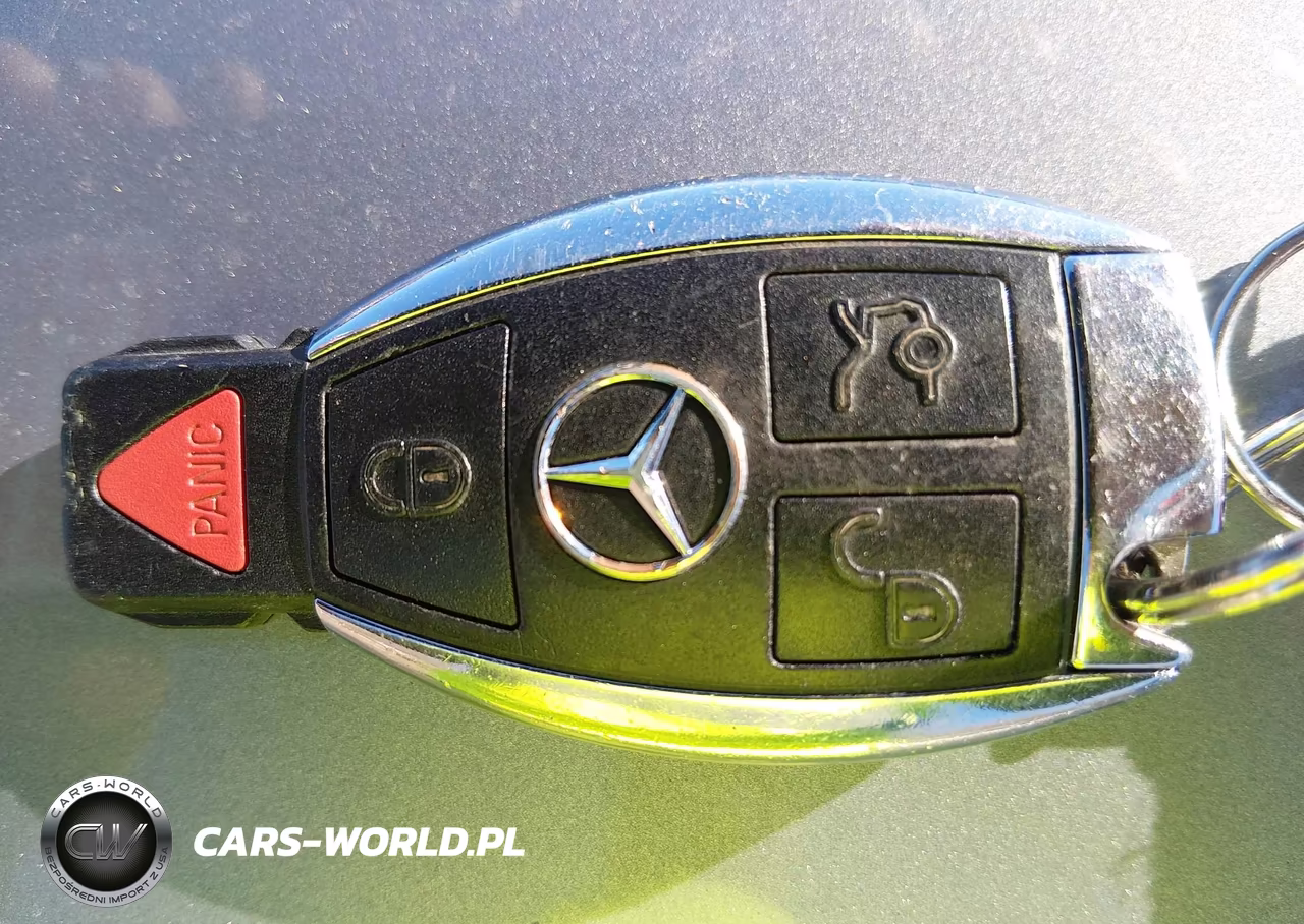 2016 Mercedes-Benz C 300 4Matic VIN:55SWF4KBXGU107999 - 11