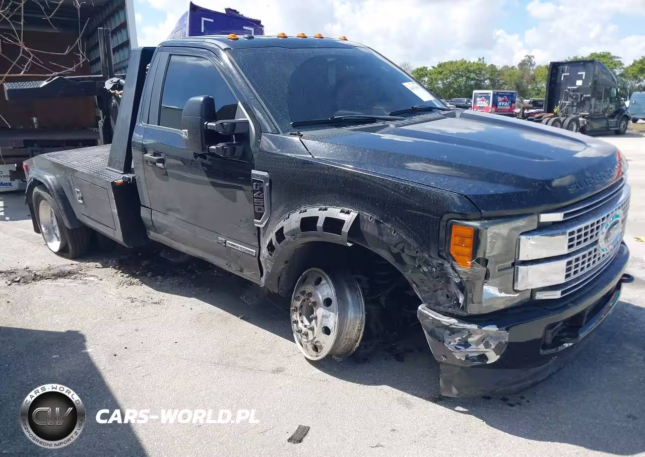2018 Ford F-450 Chassis Xlt