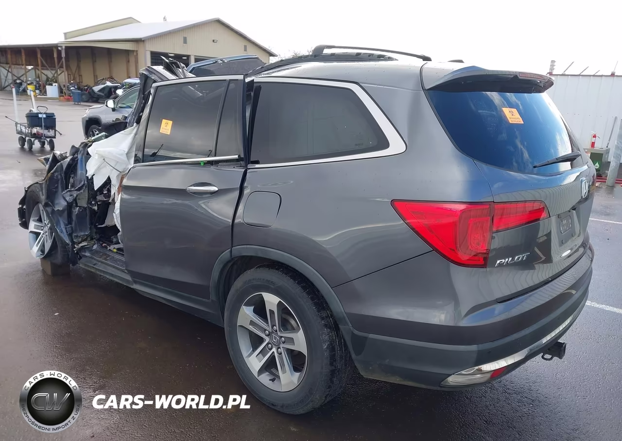 2016 Honda Pilot Touring VIN:5FNYF6H97GB006557 - 3