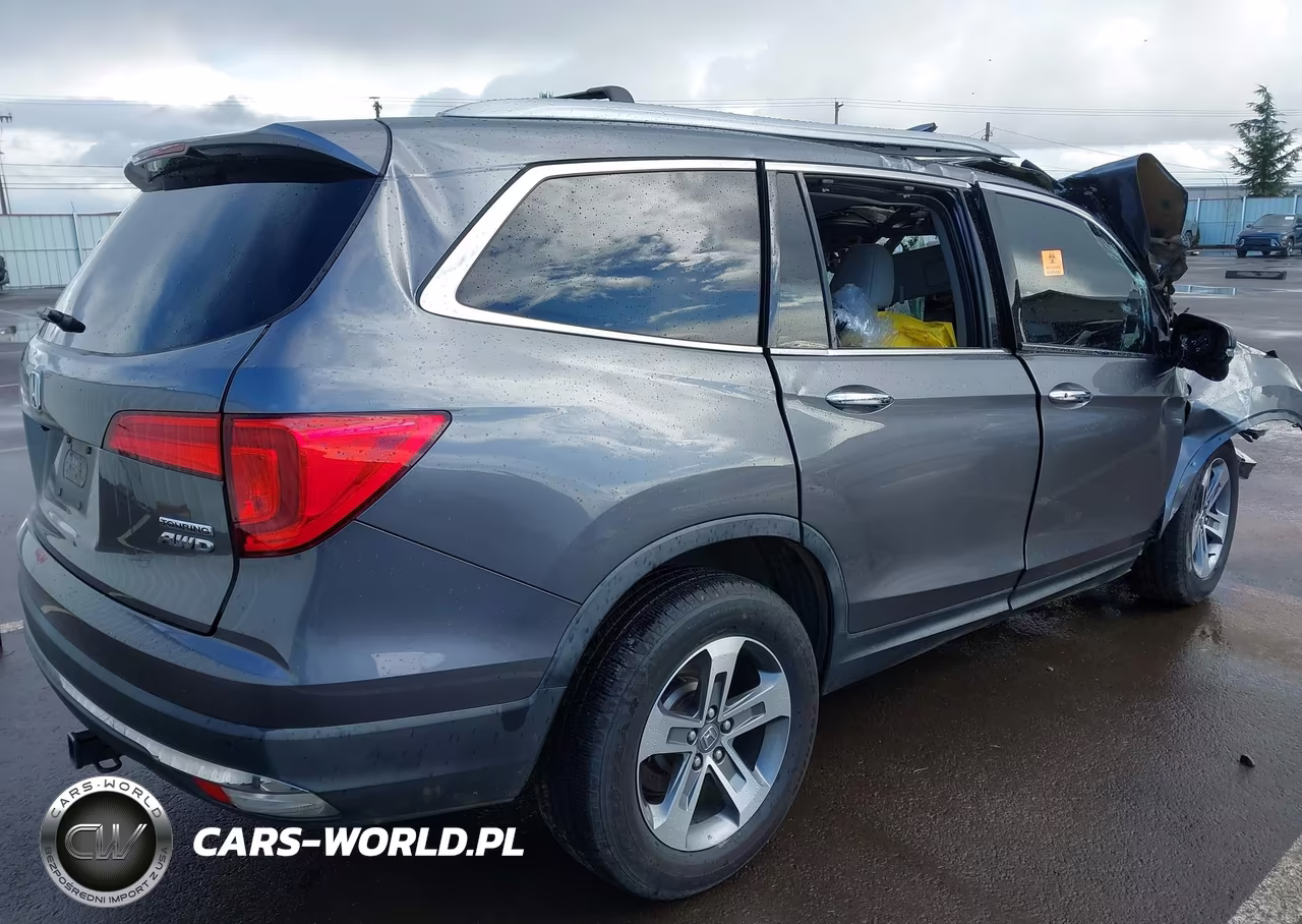 2016 Honda Pilot Touring VIN:5FNYF6H97GB006557 - 4